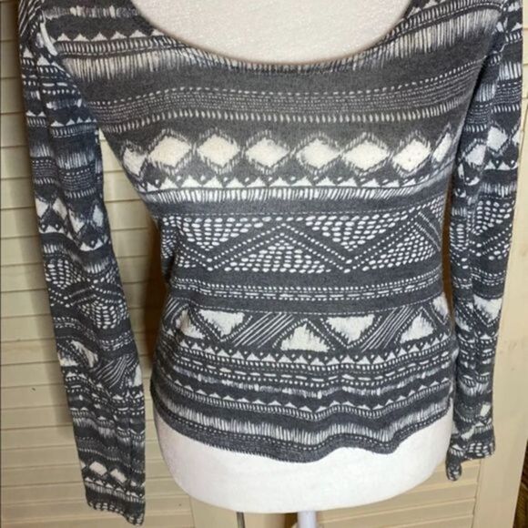 Mudd Casual Long Sleeve Top - Picture 4 of 5